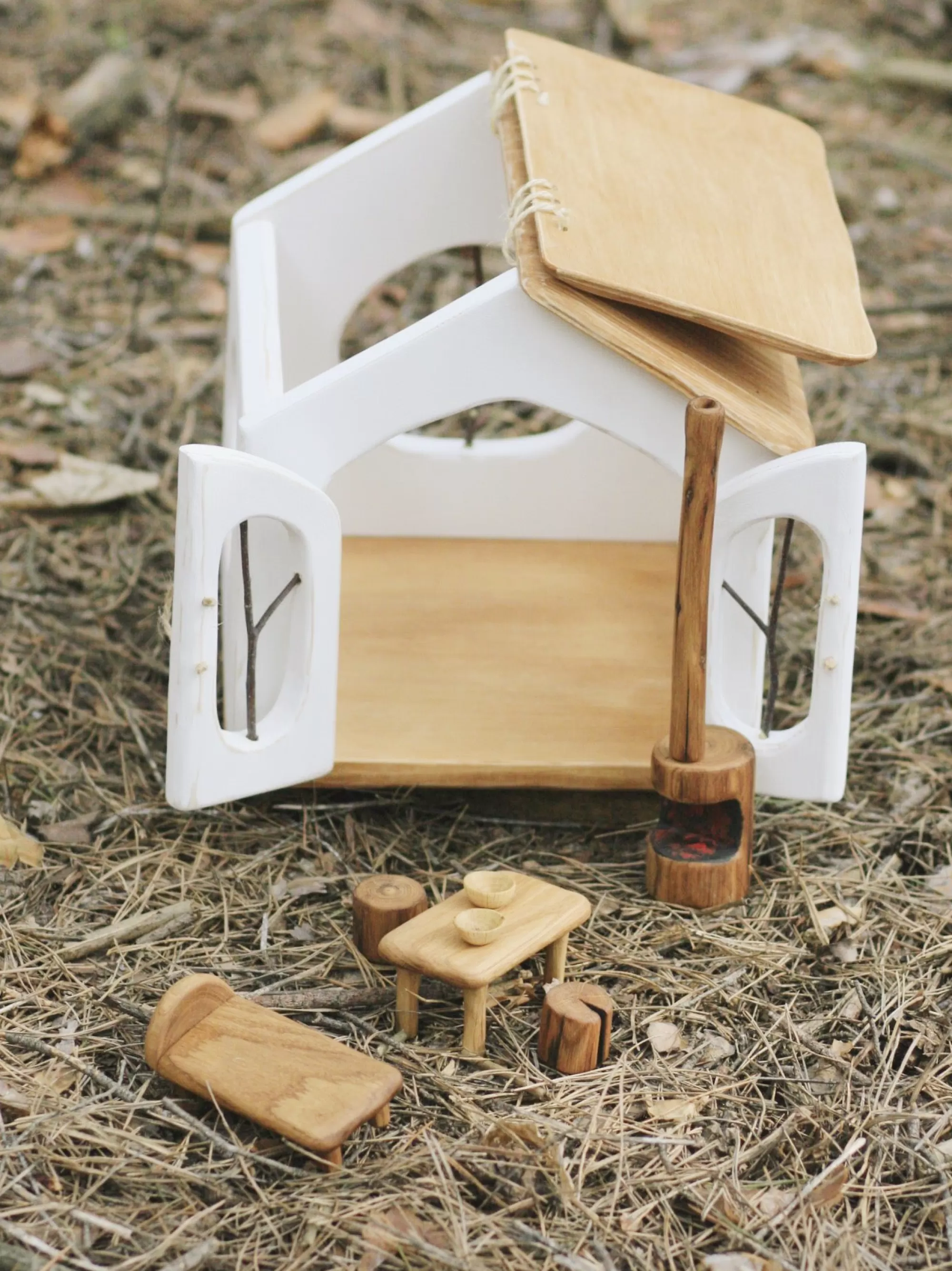 Tateplota Doll Accessories-Wooden Doll House - The Cottage
